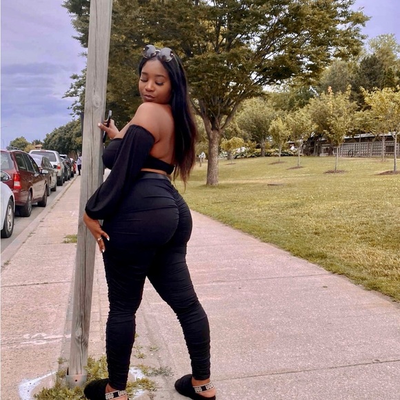 Meet your Posher, Shaena - Picture 4 of 5